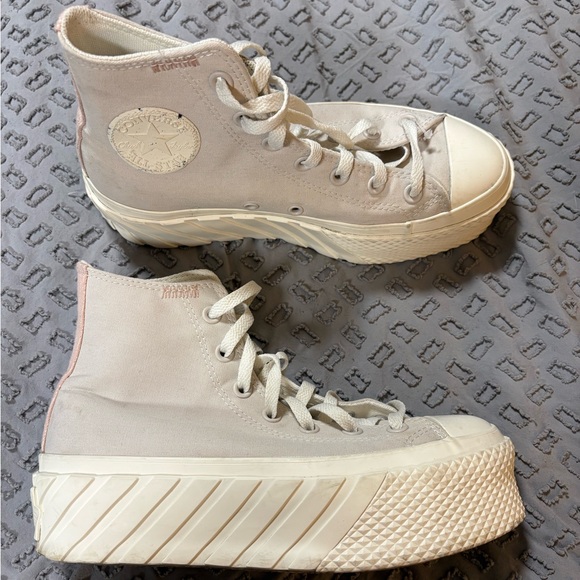 Converse Shoes - Converse Platform Hi Top Sneakers Size 7.5